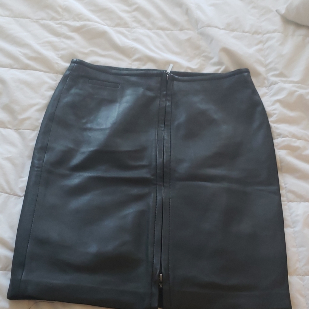 Express black real leather skirt
